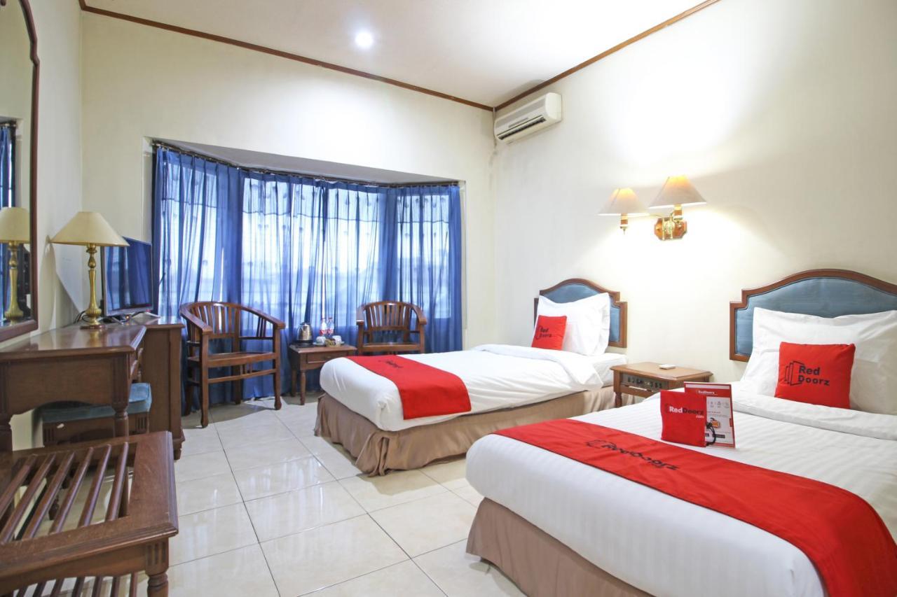 Reddoorz Near Malioboro Tugu Station Jogja Hotel Yogyakarta Exterior foto