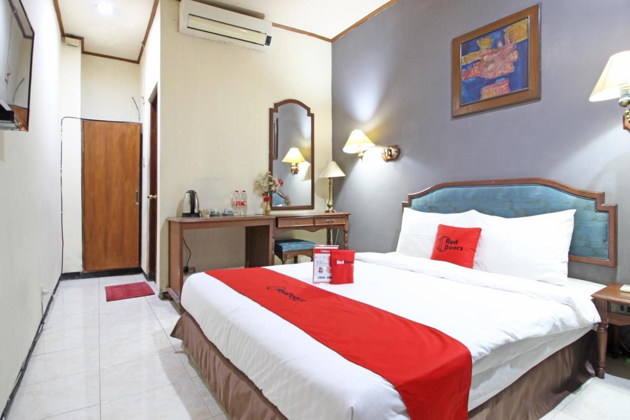 Reddoorz Near Malioboro Tugu Station Jogja Hotel Yogyakarta Exterior foto