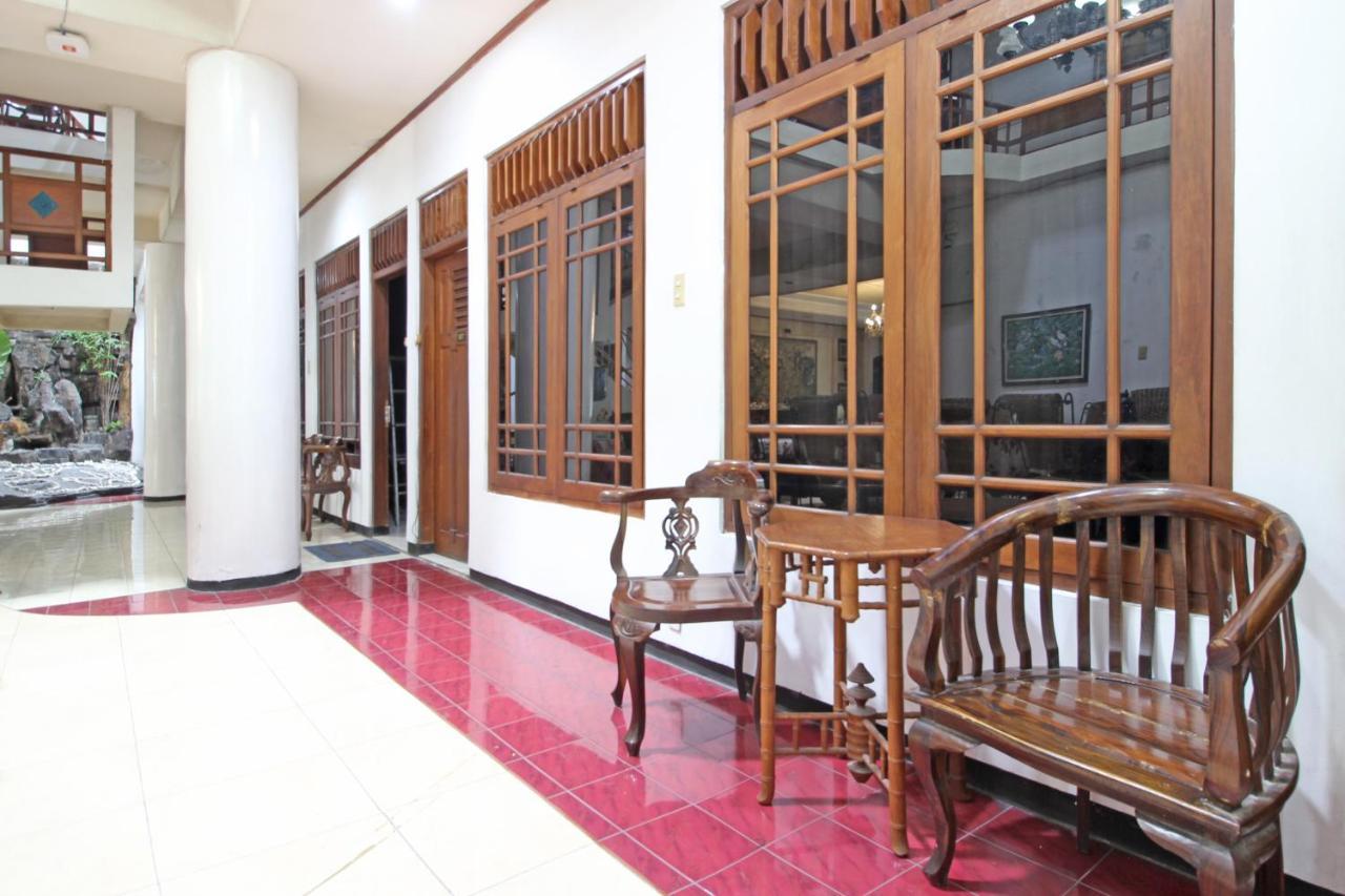 Reddoorz Near Malioboro Tugu Station Jogja Hotel Yogyakarta Exterior foto