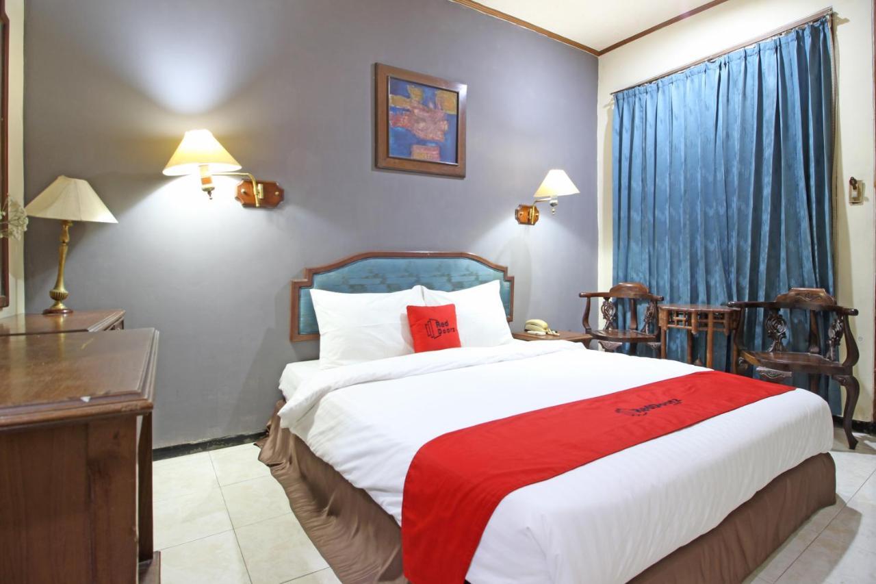 Reddoorz Near Malioboro Tugu Station Jogja Hotel Yogyakarta Exterior foto