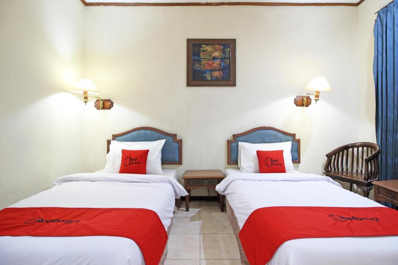 Reddoorz Near Malioboro Tugu Station Jogja Hotel Yogyakarta Exterior foto