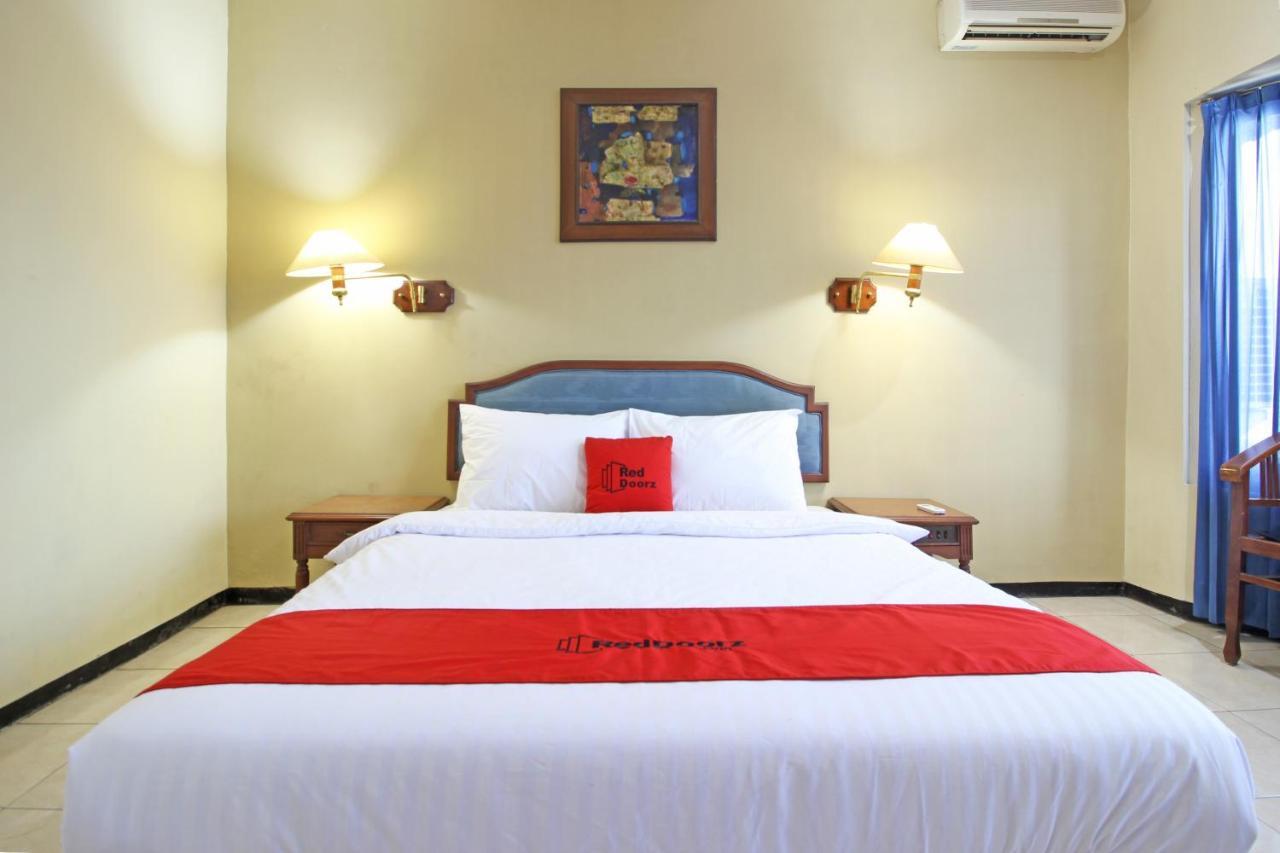 Reddoorz Near Malioboro Tugu Station Jogja Hotel Yogyakarta Exterior foto