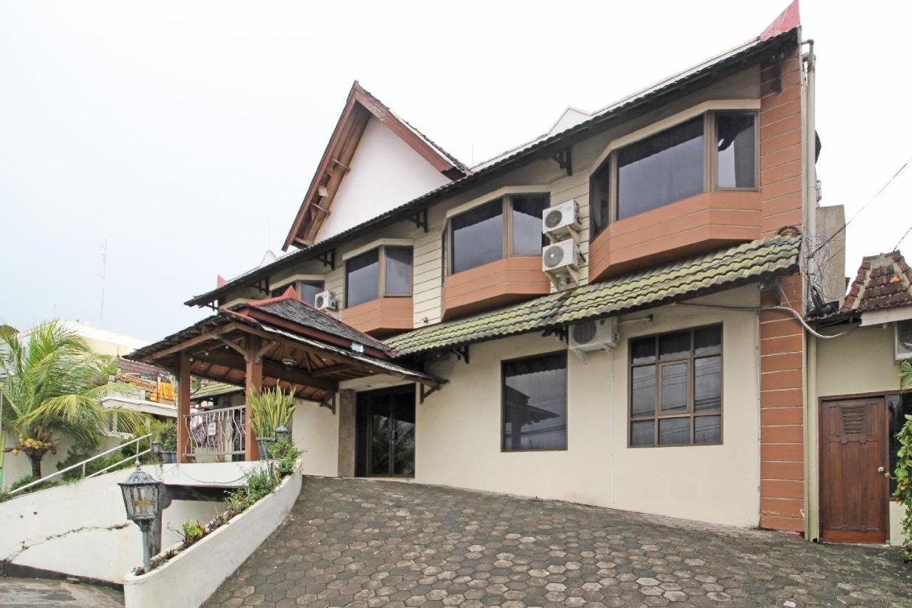 Reddoorz Near Malioboro Tugu Station Jogja Hotel Yogyakarta Exterior foto